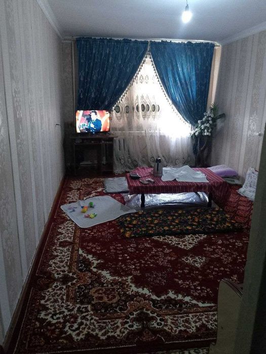 Самарканд шахрида 4 хонали, 3-қаватда жойлашган квартира сотилади.