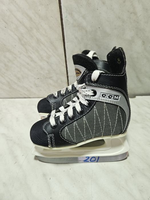 Patine 201 hochei hockey CCM  marime  28-29 ( 18  cm)
