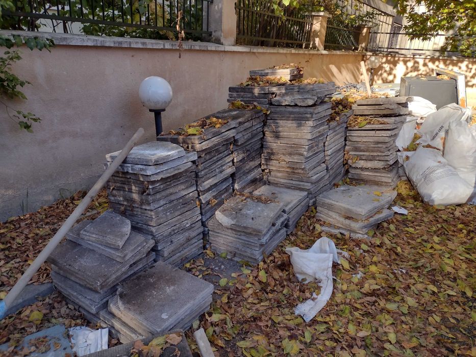 тротоарни плочки 40 х 40 х 5   около 300броя  с бонус гранитогрес