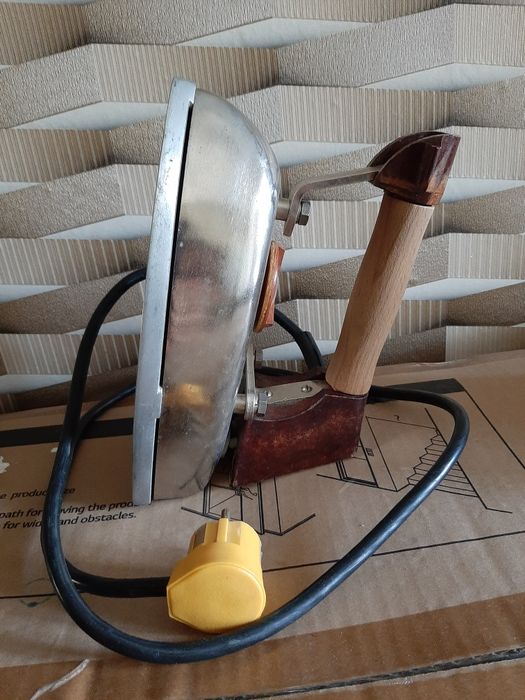 Утюг электрический б/у