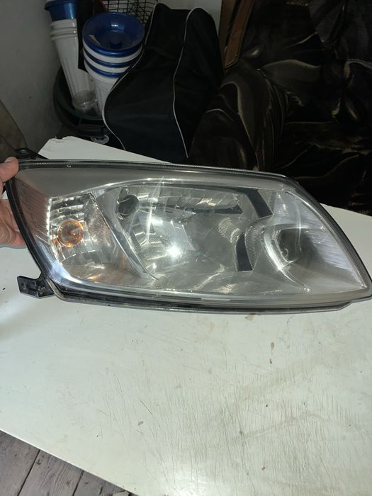 Продам фару на лада гранта