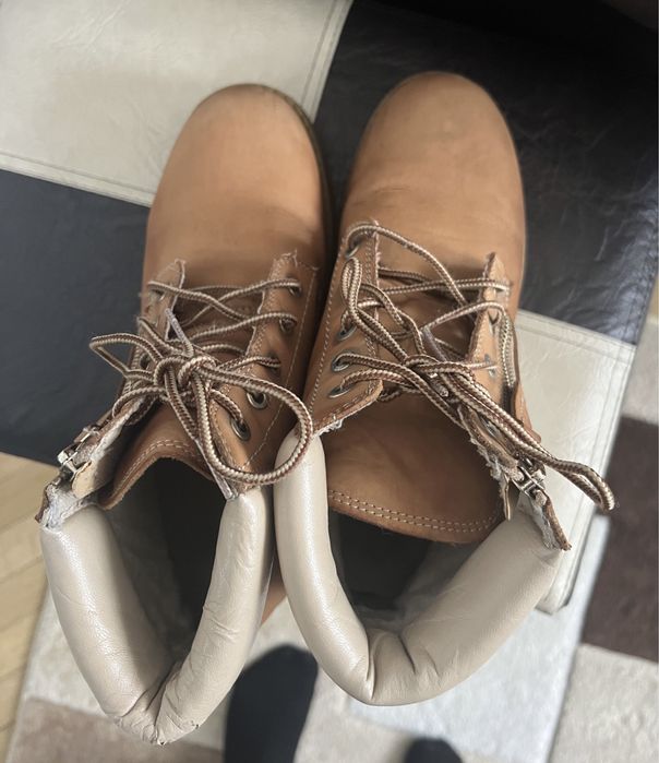 Ghete tip bocanci Stradivarius in stare buna marimea 39 din piele nat