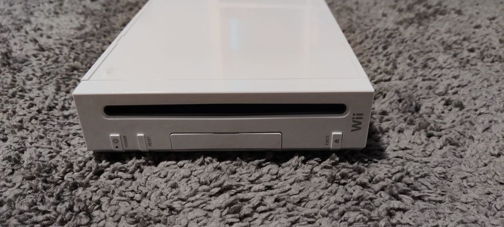 Consola Nintendo Wii White 2 mantele/nunchuck-uri Modata 64gb