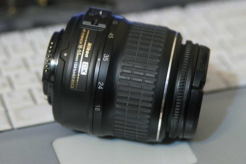 Nikon 18-55mm 1:3.5-5.6G VR AF-S DX Nikkor