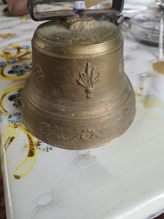 Clopote originale diferite modele preț de la 200 lei bucata