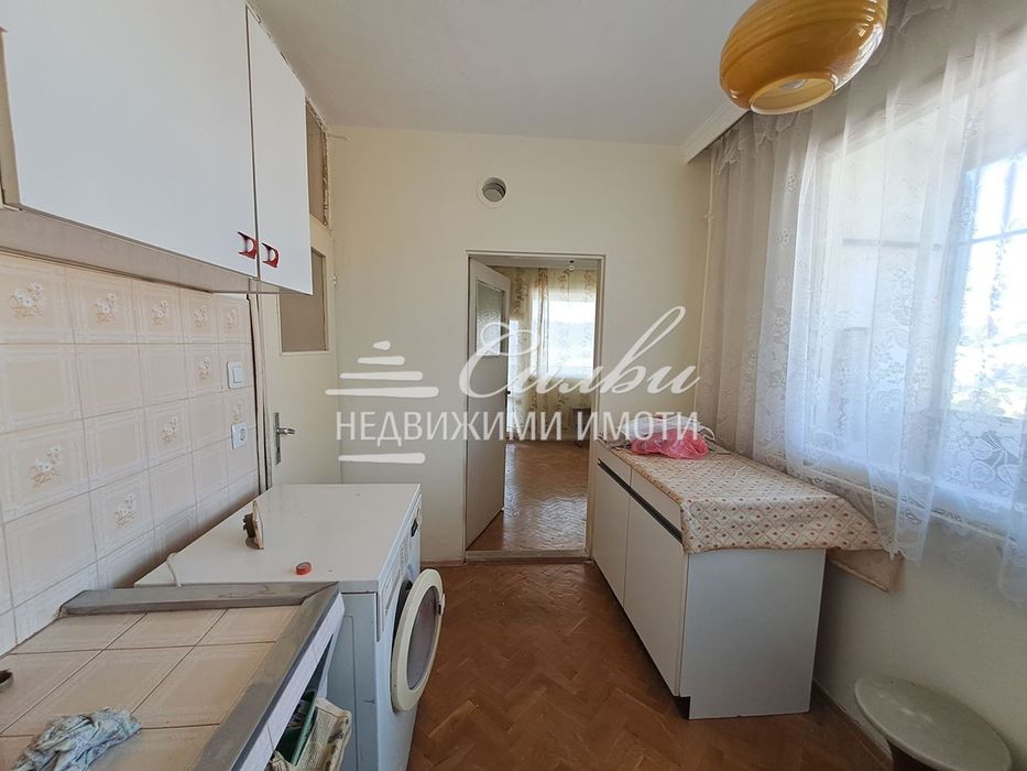 Продава се Четиристаен апартамент в Шумен, Еверест - 105 кв.м за 602 €/кв.м - Снимка #3