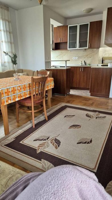 Дава се под наем Двустаен апартамент в Бургас, Център - 56 кв.м за 408 € - Снимка #1