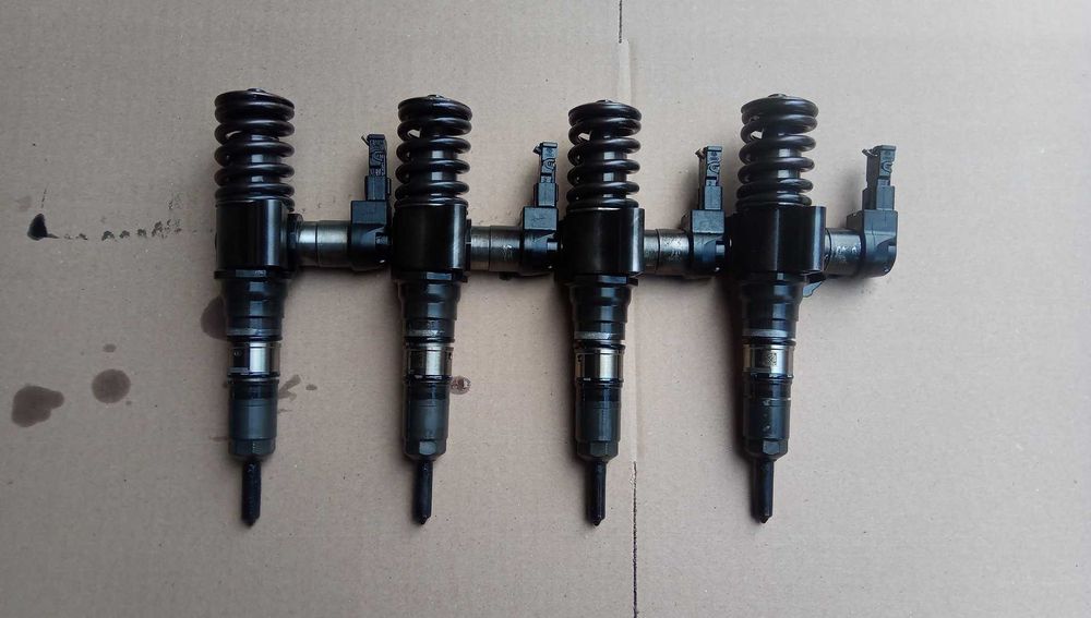 Injectoare Volkswagen Passat B6 2.0 TDI 103 KW tip BKP
