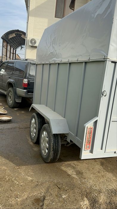 Прицеп коневозка