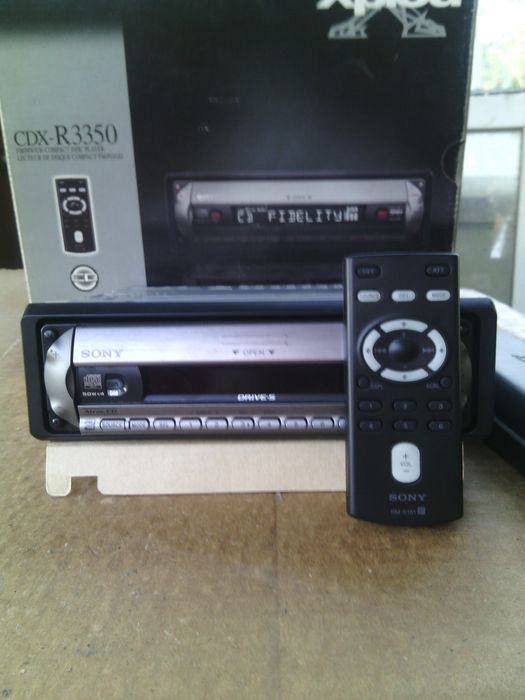 Radio C. D. auto.