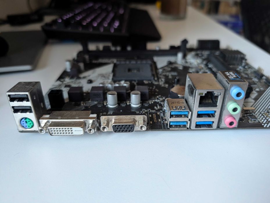 Placa de baza ASRock A320M-DVS R4.0, Socket AM4