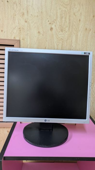 Продается монитор
