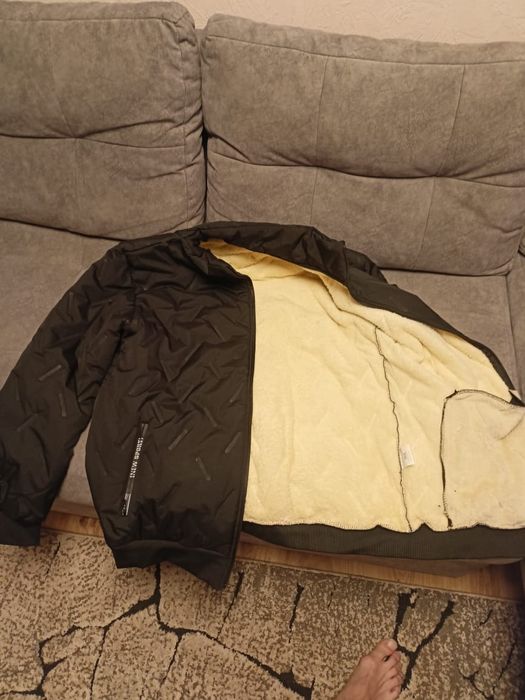 Куртка демисезонная мужская 2 штуки. Новые.