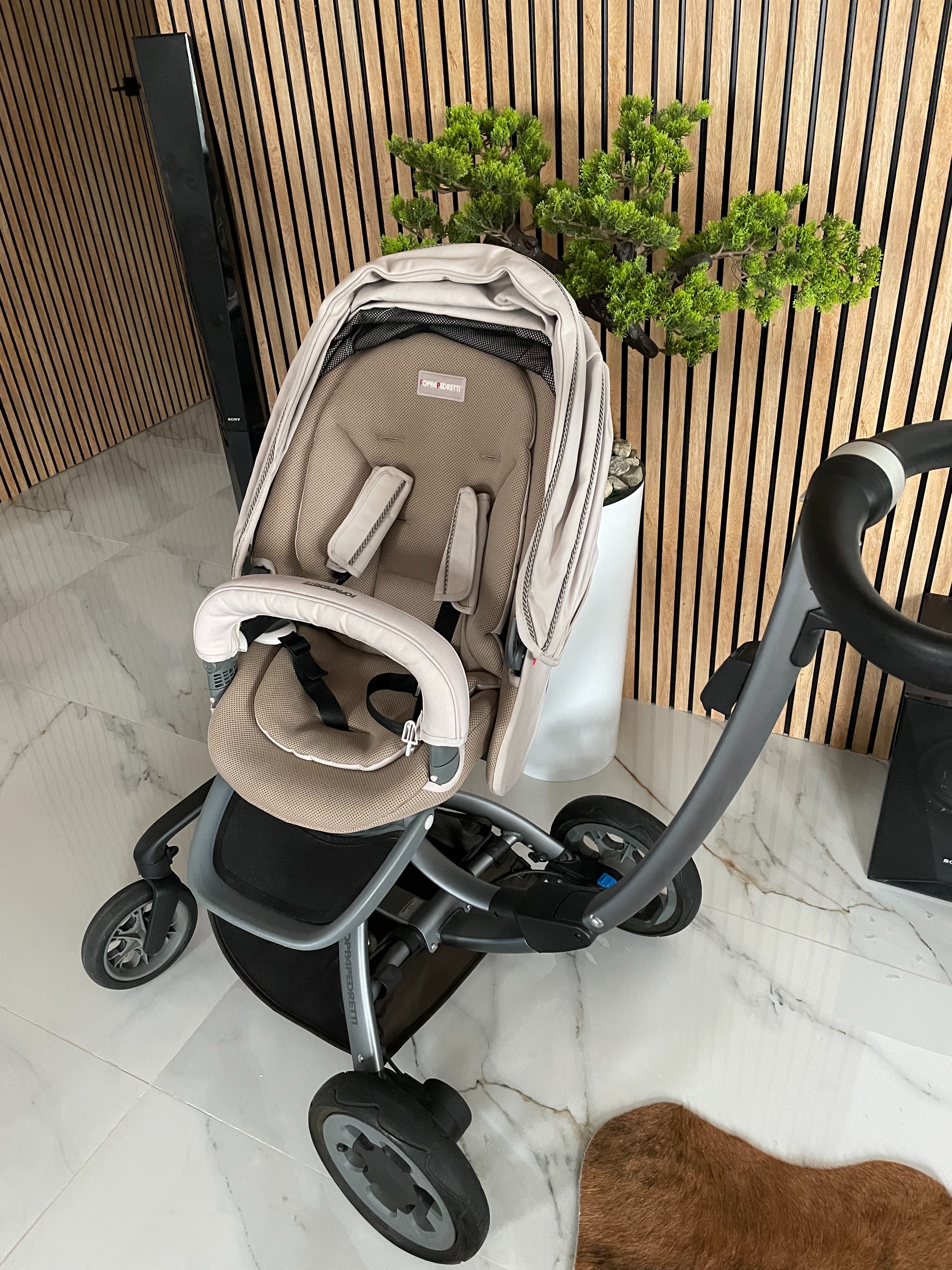 Бебешка количка Уникална ,като Нова, 360• на въртене ,пълен комплект