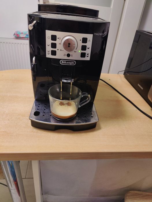 Espressor nou automat DELONGHI Magnifica S merge cu boabe de cafea
