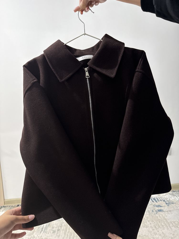 бомбер под  ZARA