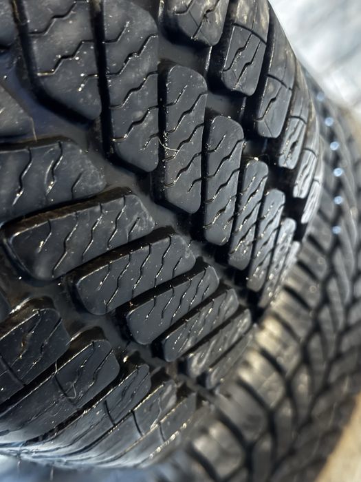 Cauciucuri iarna Debica 185/65R14 dot 3421 ca noi fara defecte 2 buc