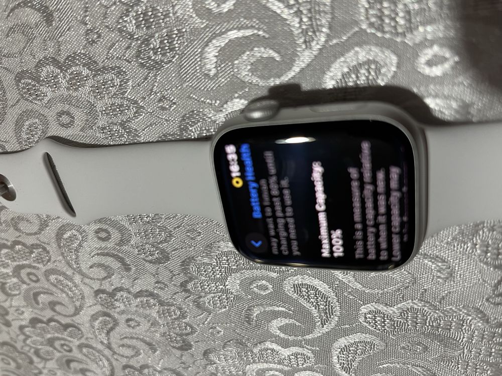 Продавам Apple watch 8