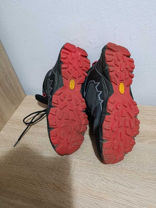 Трекинг обувки трисезонни продавам