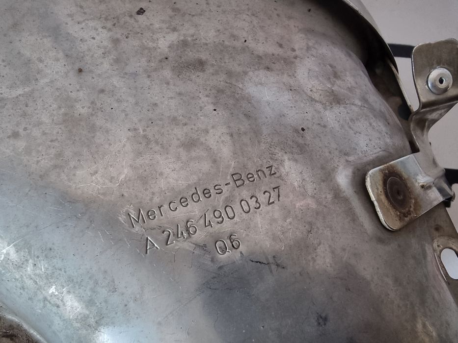 Ornament toba / tips stanga Mercedes A Class B Class CLA cod A24649003