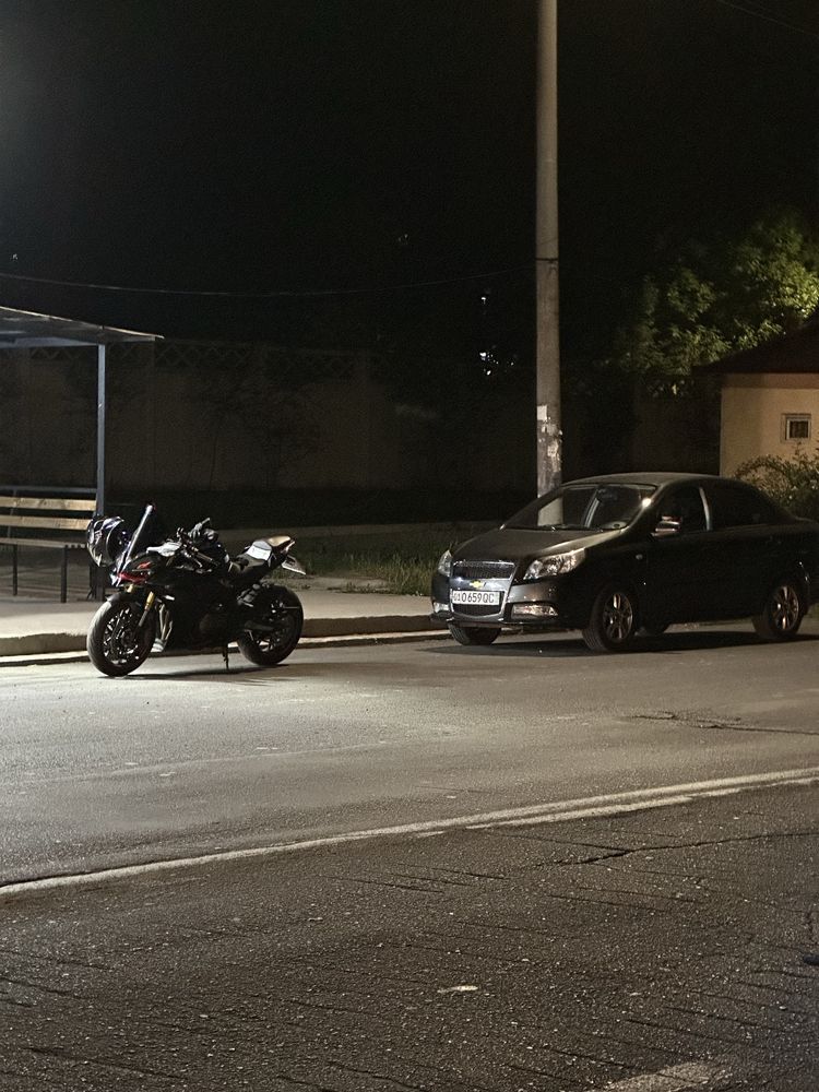 Motosikl Qj moto 600 rr sotilad