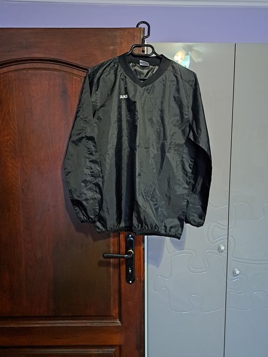 Ветровки и спортни екипи.