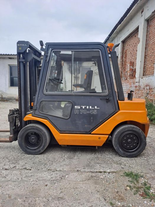 De vanzare motostivuitor STILL 4,5 To