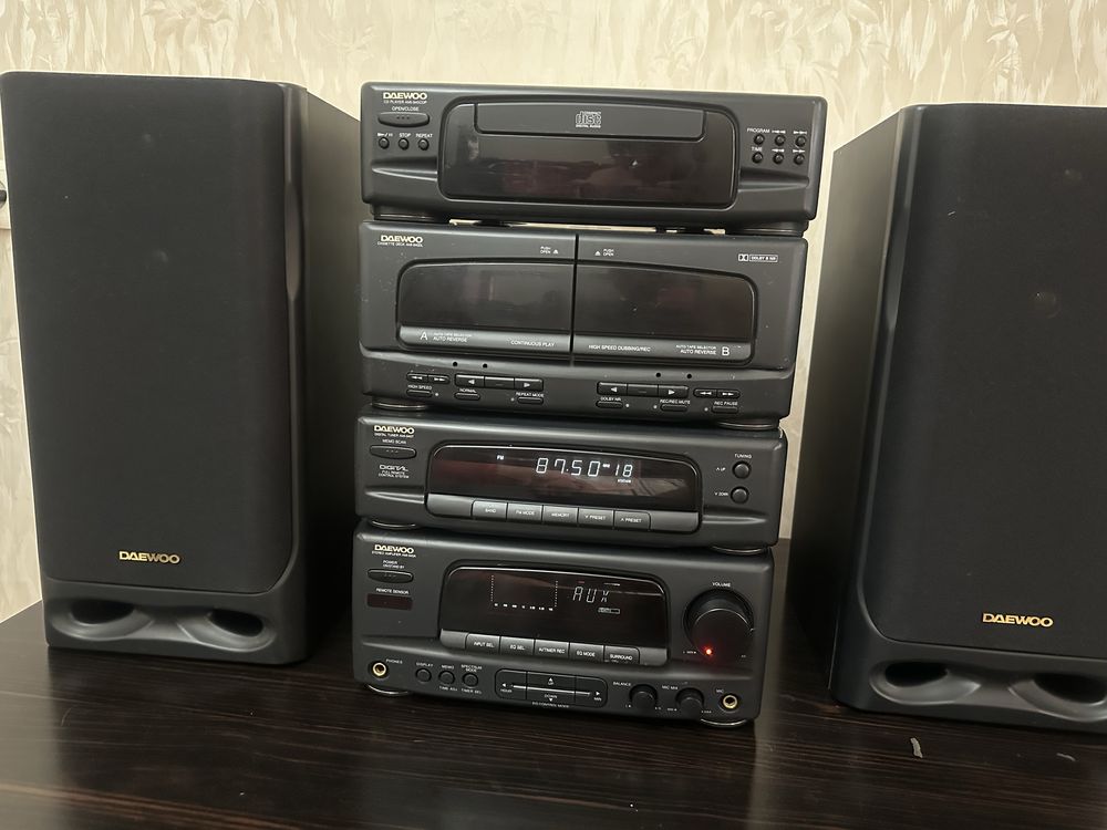 Муз центр Daewoo Ami 940