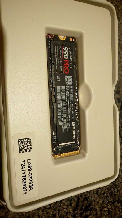 НОВО ! (SSD) Samsung 990 PRO 4TB, PCIe Gen 4.0 x4, NVMe, M.2