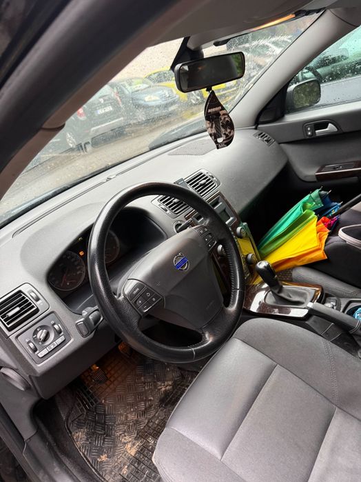 Vând Volvo V50,an 2007 + 2 calculatoare
