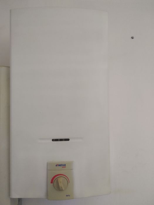 Газовый нагревать Нева 14л
