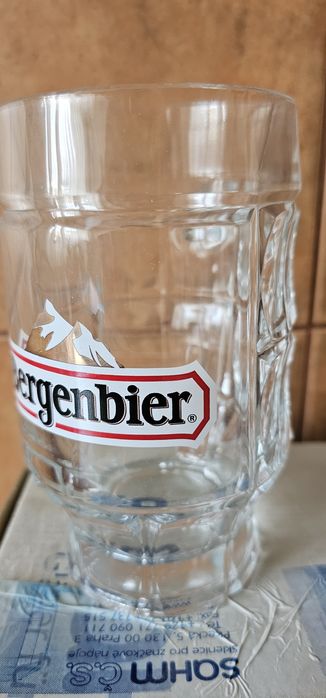 Pahare si halbe de bere