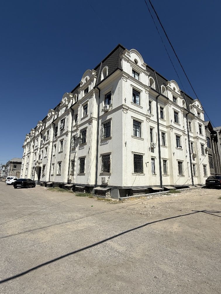 Olmazor tuman novostroyka 1 etajda 87 k.v srochna 68.000 y.e
