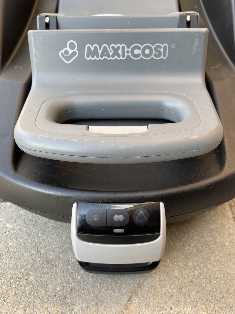 Maxi Cosi Family Fix база (Isofix) и столче Pearl