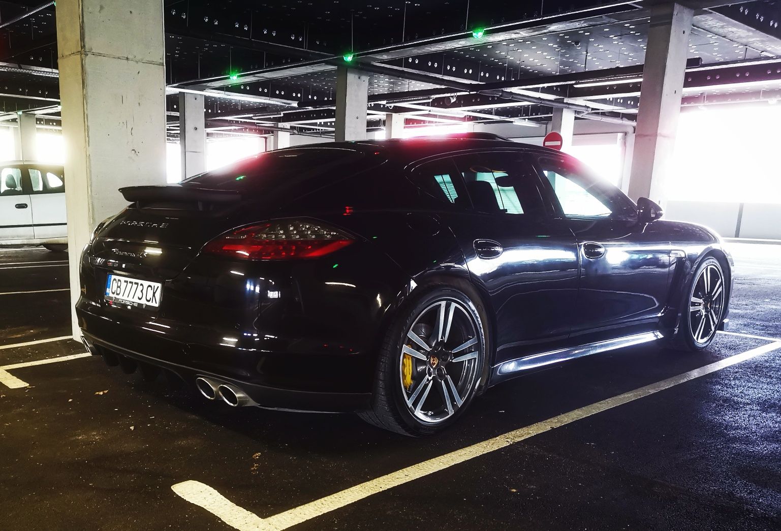 Кола под наем Porsche Panamera Порше  Панамера за бал, сватба, клип!