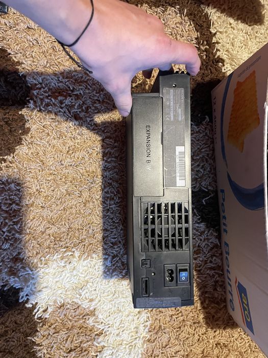 Vand consola ps 2 cu mai multe jocuri