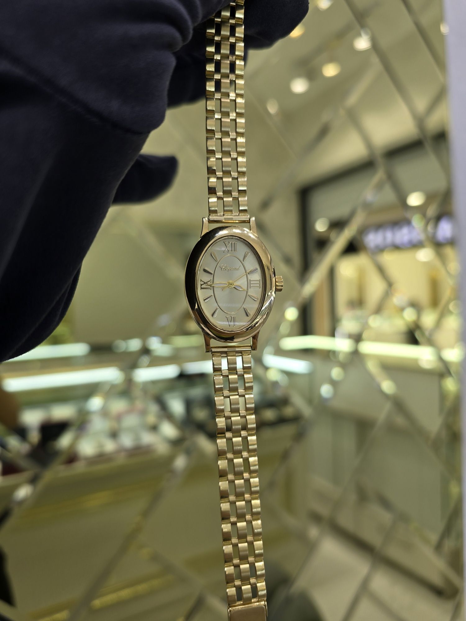 Продаю Золотые часы Chopard с браслетом 750 пробы