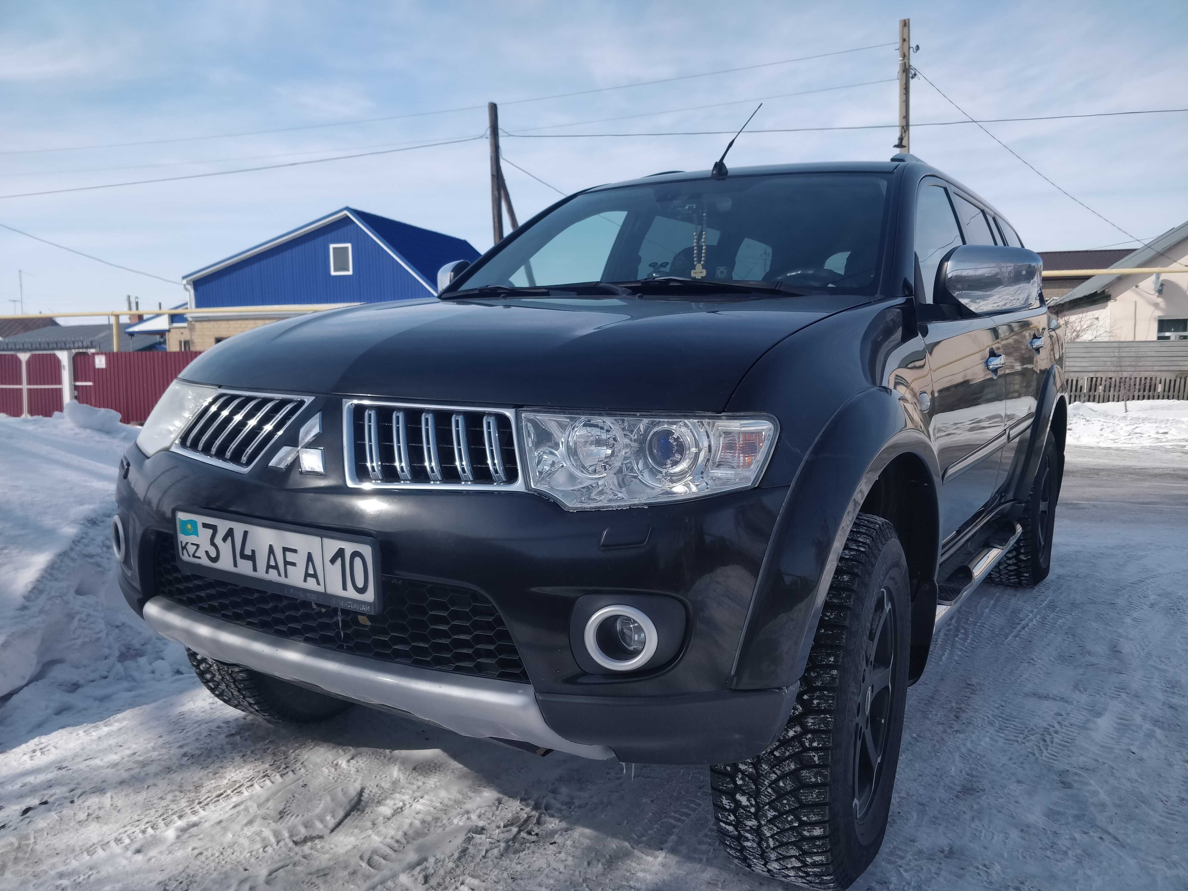 Mitsubishi Pajero sport 2012г.