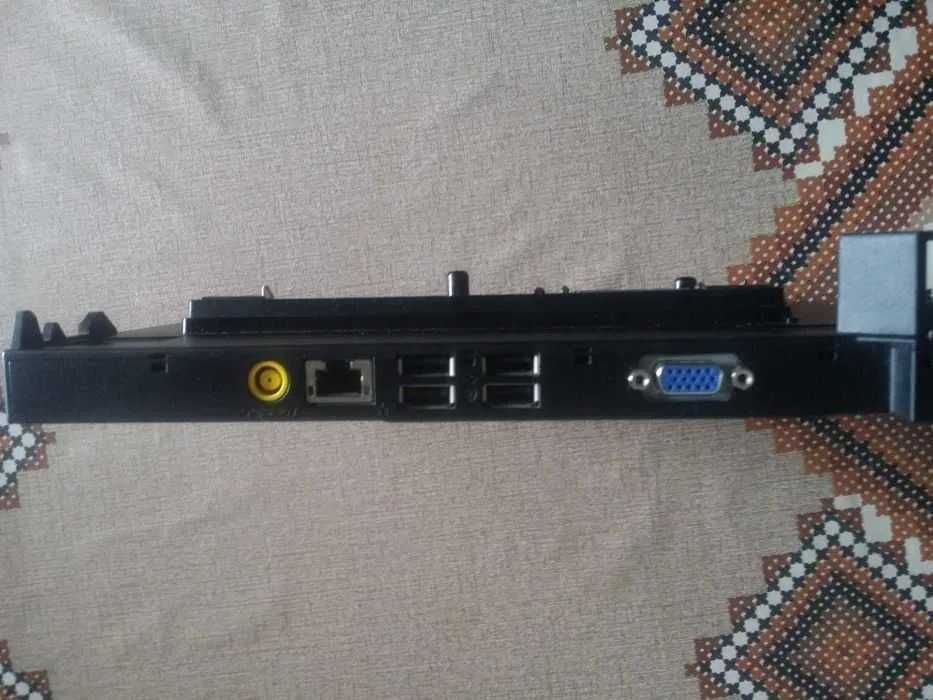 Dock Station pentru laptop Lenovo