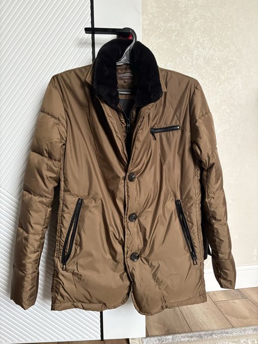 Зимняя куртка продается