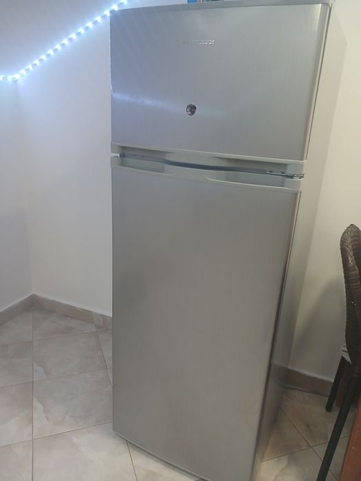 Vând frigider HEINNER