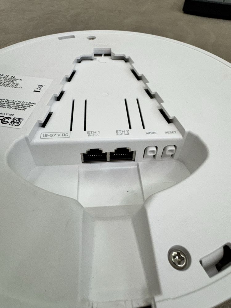 Точка доступа MikroTik RBcAPGi-5acD2nD-XL