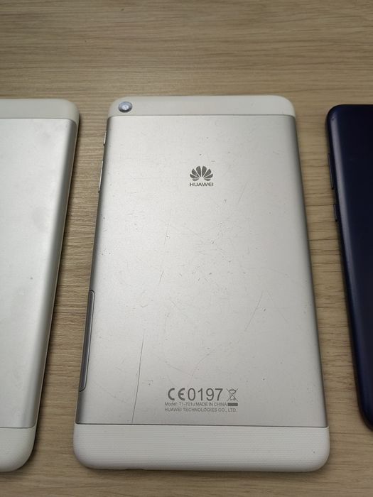 7 броя смартфони за части