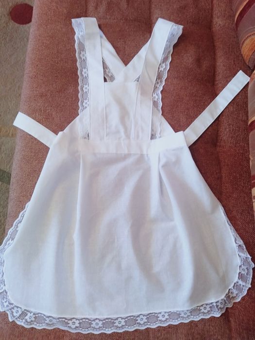 Школьный белый фартук