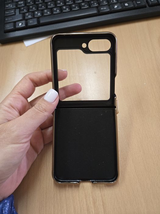 Кейс за Samsung Galaxy Z flip 6