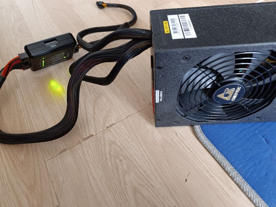 Модулно захранване  Chiftec GPS1250C  1250W gold с проблеми