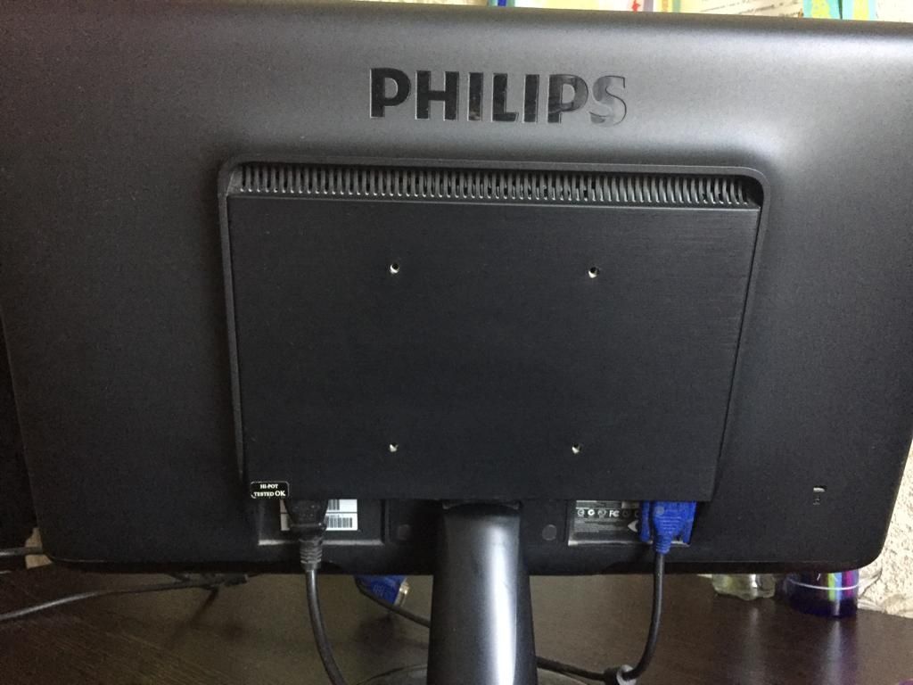 Продам монитор для компьютера фирмы FHILIPS