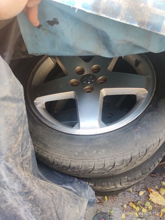 Vând 4 roți vară 215/55 R18