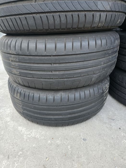 2 Броя 215/60/16 Michelin 5,5mm 24dot