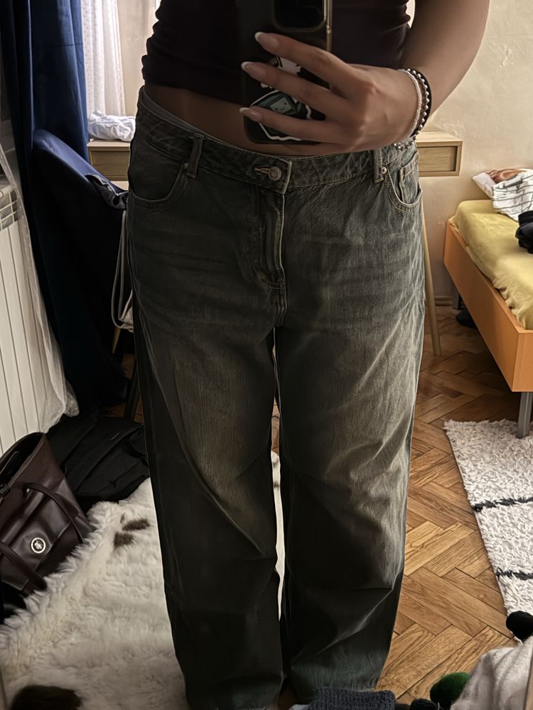Дънки с мръсен ефект Bershka